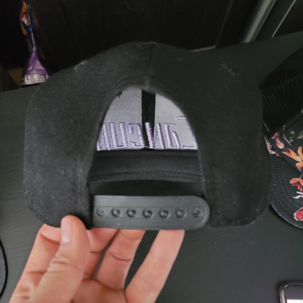 Snapback hat - Picture 2 of 4